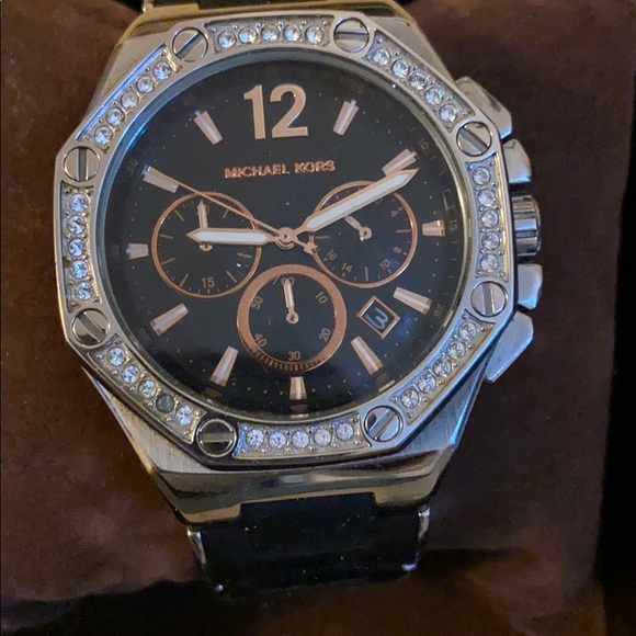 Michael Kors watch.silver face and crystals. - Picture 1 of 2